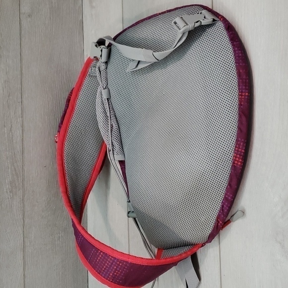 Eddie Bauer Womens One Shoulder Outdoor Backpack - Picture 6 of 13